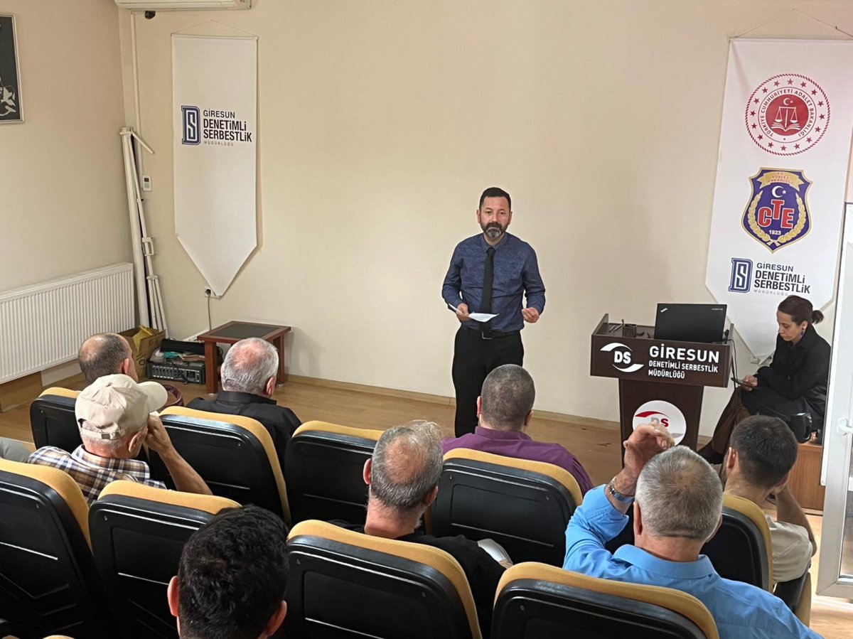 GiresunDsm's tweet photo. Yükümlülerin istihdam süreçlerine destek olmak ve iş arama becerilerini geliştirmek amacıyla, İŞKUR’da görevli Meslek Danışmanı Cem Akalın tarafından “İş Arama Becerileri” konulu seminer düzenlendi.
#cte
#DenetimliSerbestlik https://t.co/OwfMlka8u5