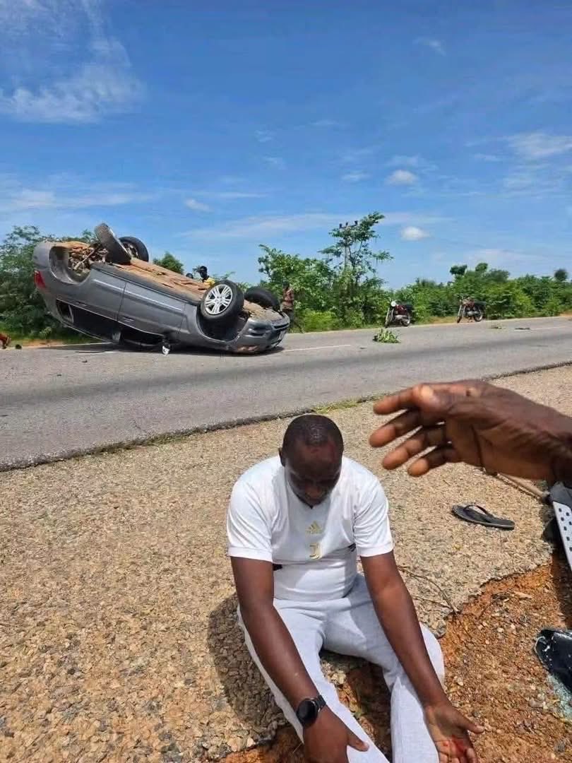 Gassol0001's tweet photo. The accident involving the Chairman of the Tinubu campaign group, PBAT Door-to-Door Movement, North-East Zone, Comr. Zakari Hashim, occurred in Bauchi while he was on his way to Maiduguri to attend a meeting. https://t.co/6YxX6Rr3cA
