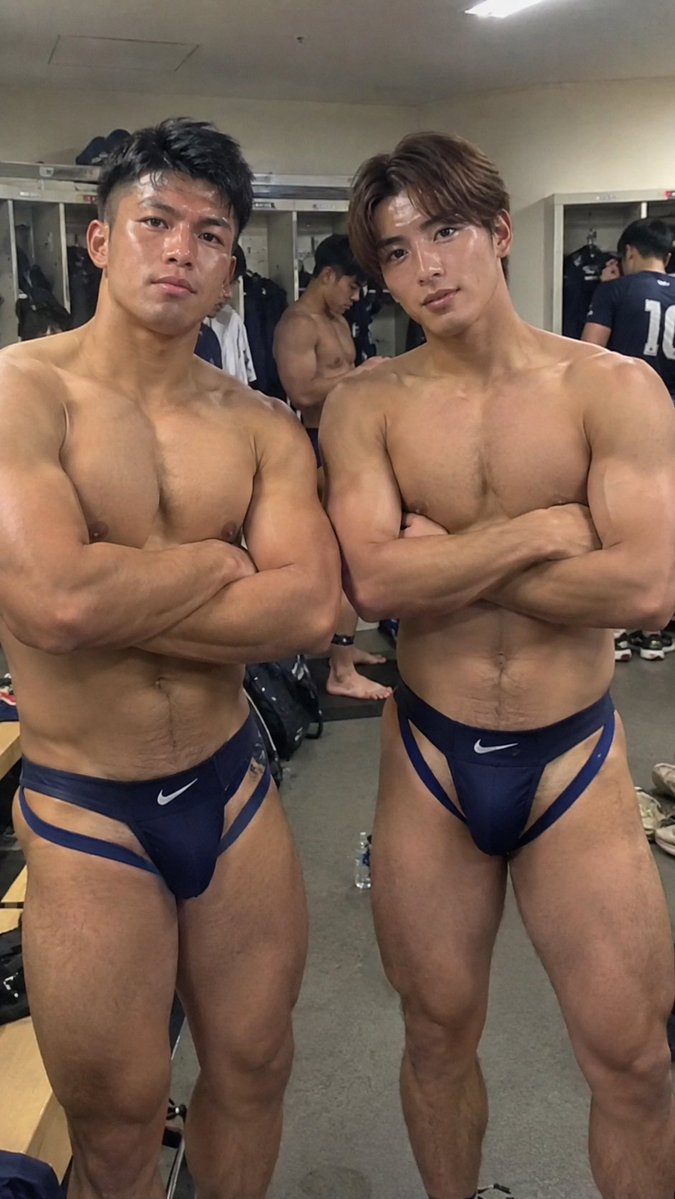 JapaShiko3's tweet photo. ケツ割れラグビー部員 https://t.co/p0cfTWbazy