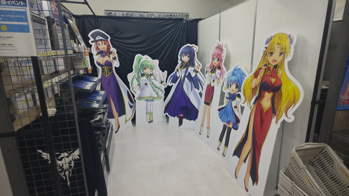 kurieita's tweet photo. あっきはーばらー、

令和のこの時代にギャラクシーエンジェルのポップ見れるとは！！！！！

フォルテ姉さんが眩しい！！！！ https://t.co/AvYc96n2Fd