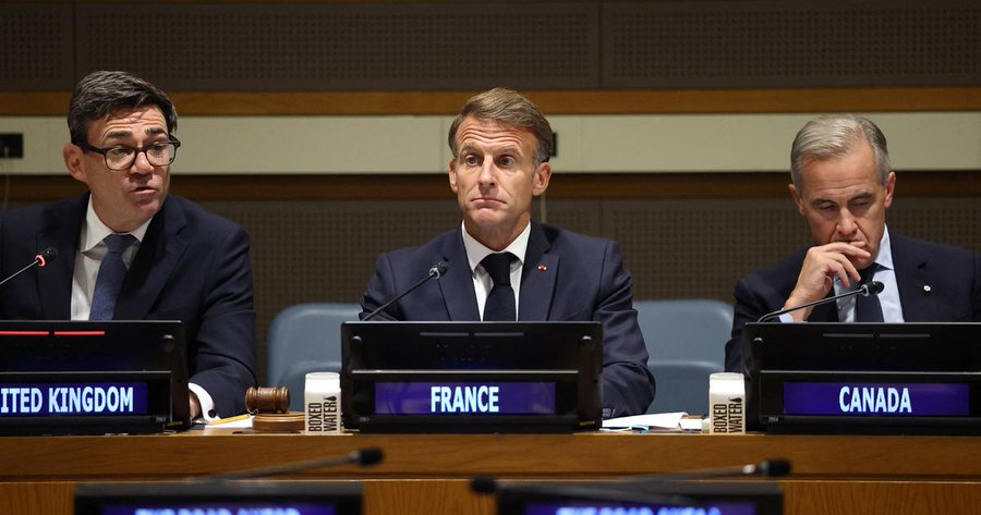 CWeillRaynal's tweet photo. Emmanuel Macron restera comme le président français le plus hostile à Israël. 
Son double quinquennat calamiteux  aura aussi été marqué par une montée sans précédent de l'antisémitisme en France.
Ceci explique sans doute cela. https://t.co/04WYC7SR4W