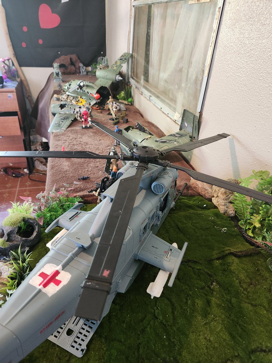 CeeKay52764816's tweet photo. My other...hobby.
#dioramas #gijoe #custommade https://t.co/OkqKTN2OK7