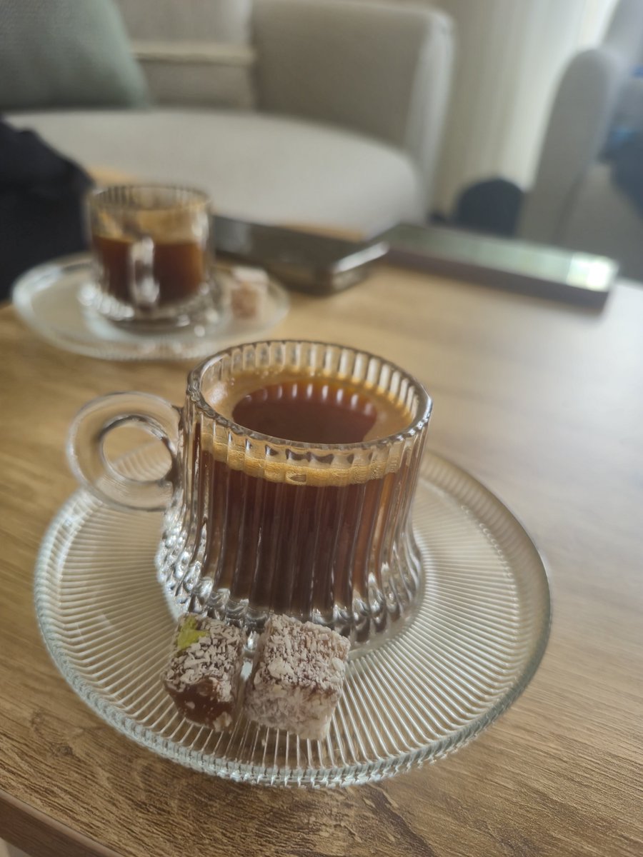 sabrduakrm1lh's tweet photo. Aynı saatte, aynı duayla çayımızı içiyoruz… Haksız ve suçsuz yere özgürlüğünden mahrum bırakılan kardeşlerim ve çok kıymetli eşim… Rabbim bu ayrılığı en kısa zamanda bitirsin; çayımızı, kahvemizi yeniden aynı sofrada, yuvamızda birlikte içmeyi nasip etsin. 

#GönüllerBirOlsun https://t.co/lpgj3cGxd0