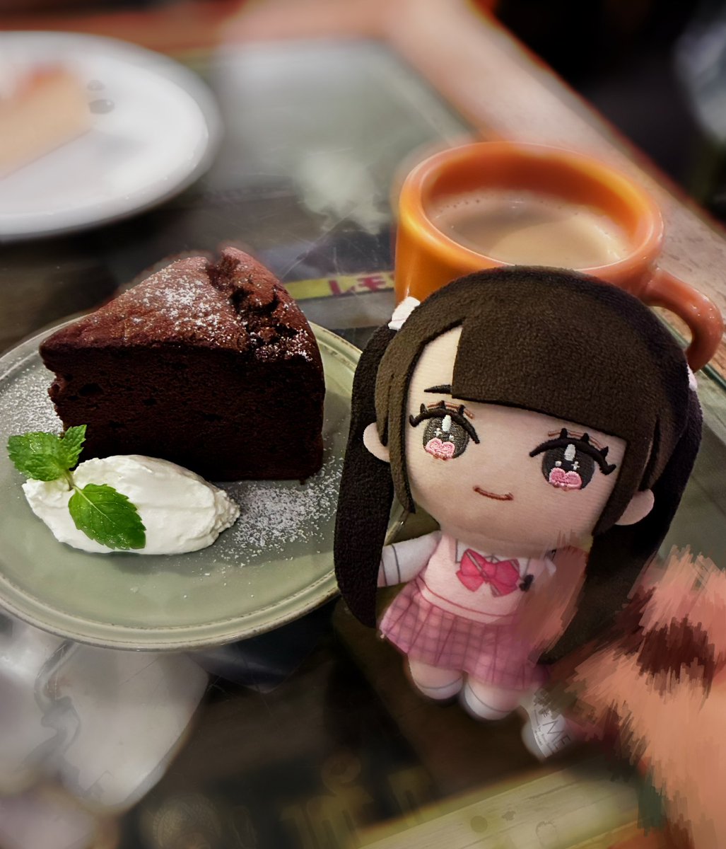 mkyun_99's tweet photo. ももきゅん、濃厚チョコレートケーキだよ(^-^)!! https://t.co/btDYADyT85