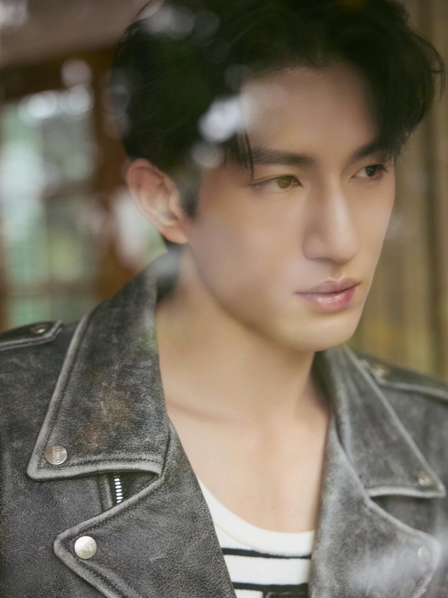 ss82407970's tweet photo. Looking forward to Adyen's performance at Fashion Week

#AydenSng
#AylioMFWSS27
#JilSanderXAydenSng https://t.co/YvSrrDttGg