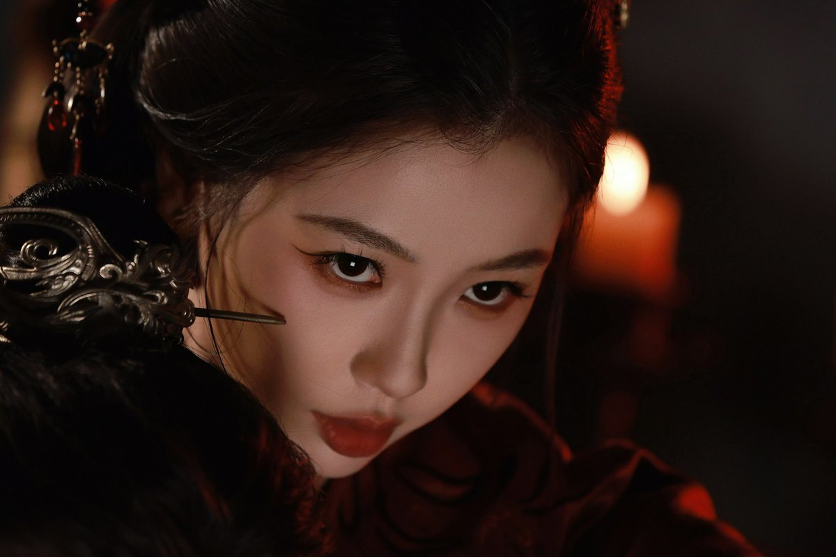 yunchuling's tweet photo. Yu Shuxin Studio released a new still cuts for iQIYI iJOY conference 

Every game marks a new beginning; the trials of life lie hidden beneath the surface. Yun Chu breaks free from her shackles and reshapes the world from within the depths of the mansion.

#云初令 #YunChuLing #虞书欣 #YuShuxin