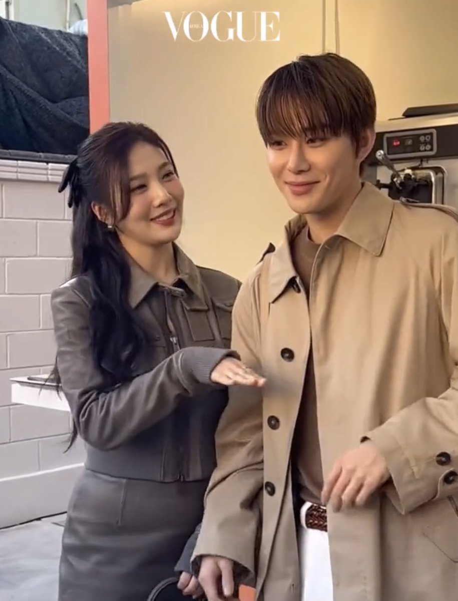 aprilcha_'s tweet photo. สราด อินเตอร์บอกแจฮยอนกับซานะเหมือนจองอูกับจอยที่แม่บังคับให้พี่สาวเอาน้องไปออกงานด้วย 55555555555555555555 https://t.co/8VmYSFqqtU
