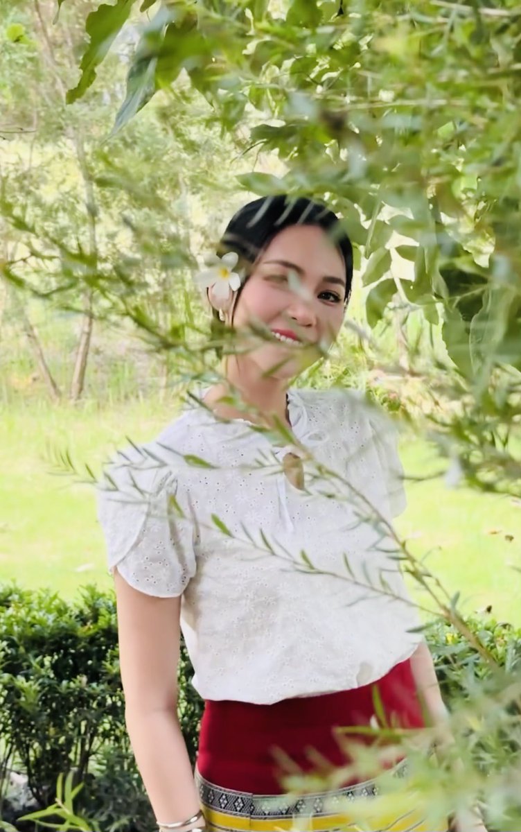 YuuuuToooo412's tweet photo. ใบไม้บังขนาดนี้ ยังสวยทะลุออกมาได้อีก คนสวยของหนู

#bintsireethorn https://t.co/CH84iV4ZVW