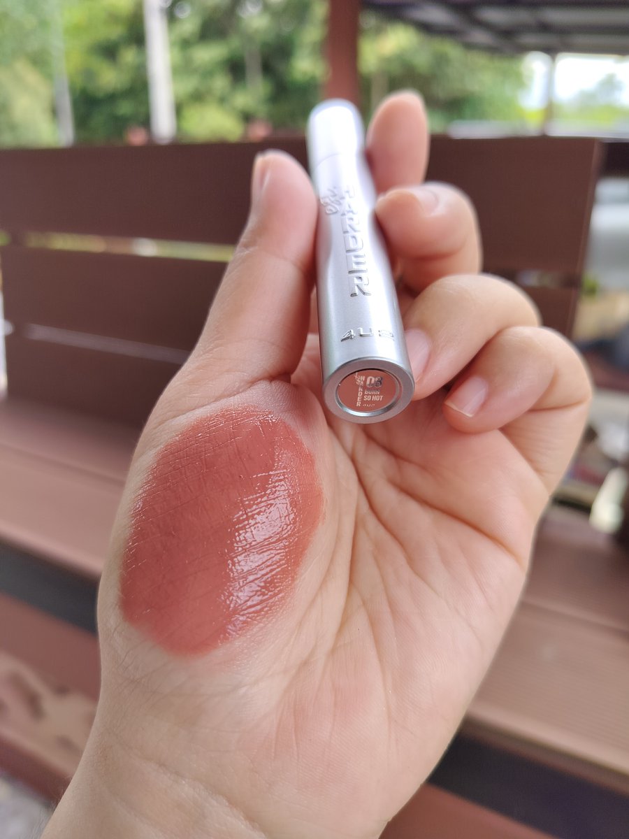 BBBPYN's tweet photo. @KULPLENG อยากให้ลองลิปแมตของ 4U2 EST.HARDER Recall  ฟินิชยังมีความฉ่ำ เนื้อลิปนุ่ม ไม่ตกร่อง ปากไม่ตึง ลิปแมต สีชัด แล้วติดทนมากกก ราคาสบายเป๋าสุดดด ✨💕 https://t.co/SZ9qw8ImLT https://t.co/5NEdEfxbvL