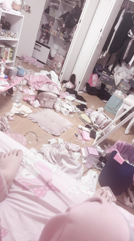 Stephani1055844's tweet photo. 時給は出せないけど何でもするので掃除手伝ってくれる殿方いませんか🥹🥹 https://t.co/HHJXx8tPqQ