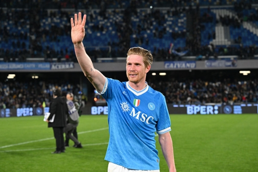 TheOracle__1's tweet photo. 🚨🔵🇧🇪 | 𝐁𝐑𝐄𝐀𝐊𝐈𝐍𝐆: Kevin De Bruyne and Napoli are set to part ways at the end of the season.
The Belgian midfielder is expected to leave Napoli after just one season at the club, with both parties now preparing for a new chapter. 

More to follow.⏳ https://t.co/JUEOWFlBAV