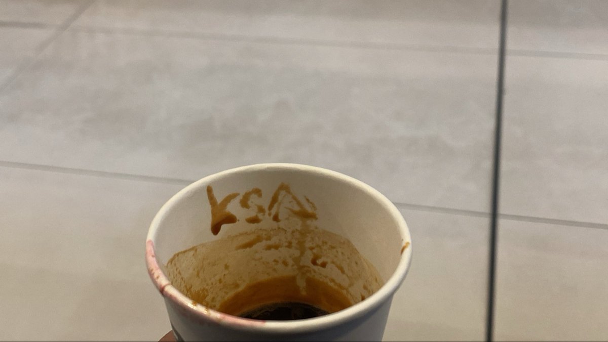 sll5xl's tweet photo. وأحب السعودية و أحب السعوديين
وأوالف موالفهم و أعادي معاديهم

يلبيه واااااجد يالسعوديه 💚 https://t.co/6bW8WXxICG