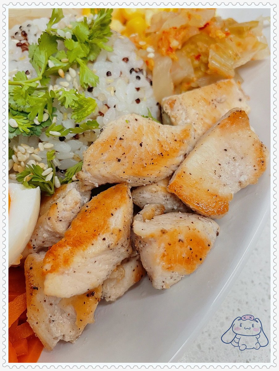 Dhenythecityzen's tweet photo. High-protein low-fat lunch: Roasted sweet potato + grilled chicken breast + mixed greens, filling u0026 under 400 calories! Perfect for staying on track with your fitness goals https://t.co/L4FbDQ78mL