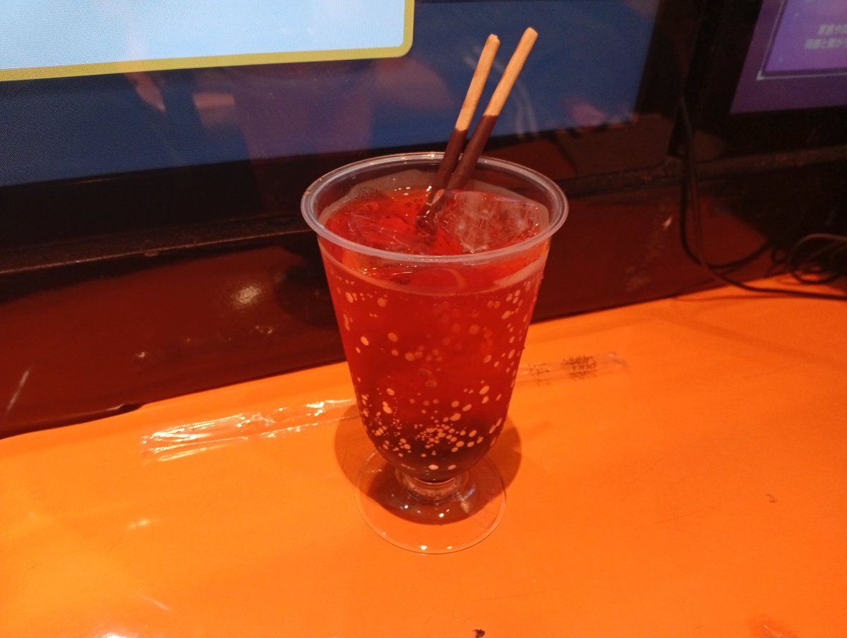 fd92591's tweet photo. ラウンドワンで頼んで
ザクレイのトレカ来て神ぃ https://t.co/6bceuHjLOD