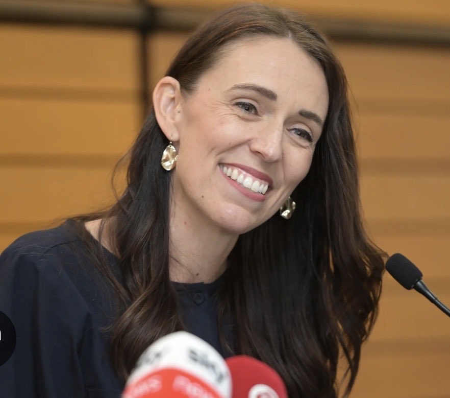EvilArthurFleck's tweet photo. Ardern…….
‘I cured poverty!!!………..my own’ https://t.co/h6uaRLLzCo