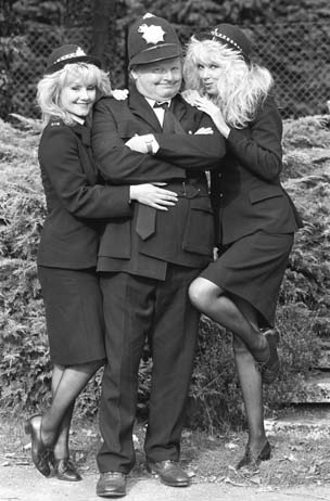 GarryBushell's tweet photo. British TV icons. #2 Benny Hill. Master of sight gags, one-liners, comic songs, spoofs &amp; saucy sketches, Benny was ITV’s biggest export until trendy execs axed him.  #tvicon #tvicons #bennyhill #comedy #thebennyhillshow #cancelled by berks. https://t.co/3OKnarbcon
