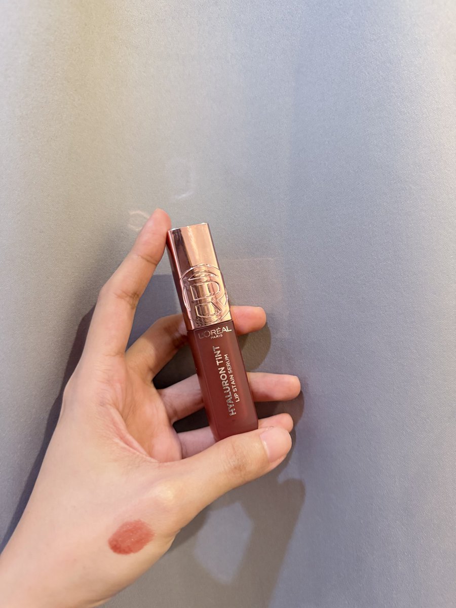 _areyou_serious's tweet photo. @pccream__pp L’Oreal ลิปทิ้นต์รุ่นนี้ สีสวยมากค���ะ เนื้อบาง ไม่หนักปาก ทิ้งสเตน ทาแล้วชุ่มชื้น เราใช้เบอร์ 640 Tea time ค่ะ
https://t.co/srieNftlGV https://t.co/D4QClfcO3A