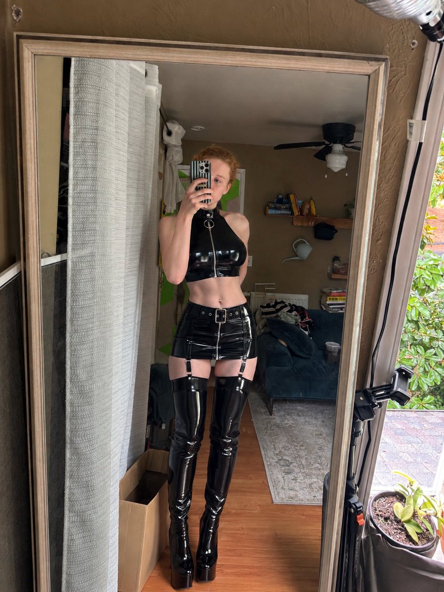 TransCharlott33's tweet photo. Trans goddess, how bad do you want to be dominated 🏳️‍⚧️💖😈 https://t.co/Sa960C7tA7
