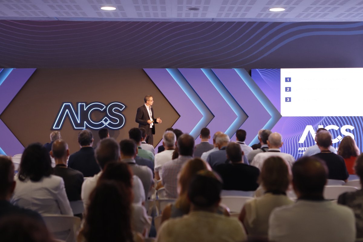 aics_summit's tweet photo. ¿Cómo nos preparamos hoy para la seguridad del mañana?
Sebastián García de Saint-Léger, Senior Manager de Ciberseguridad en NTT DATA, abre la segunda jornada de #AICS2026 con “Quantum-Safe: cómo preparar hoy la seguridad del mañana”. https://t.co/nr2LzKZkIc