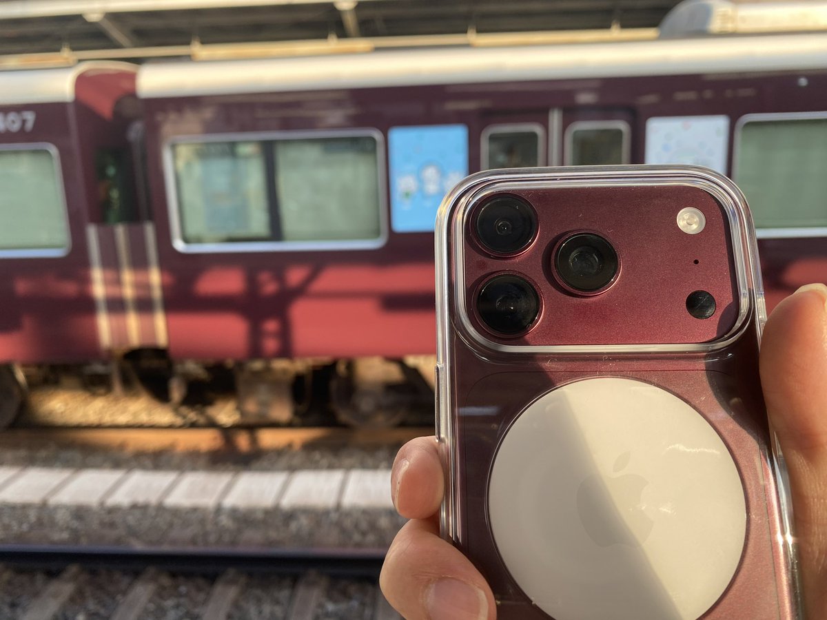 meitrain_nmbc's tweet photo. 新型iPhoneの色が想像以上に阪急だった https://t.co/Fv3PtdfWQ4