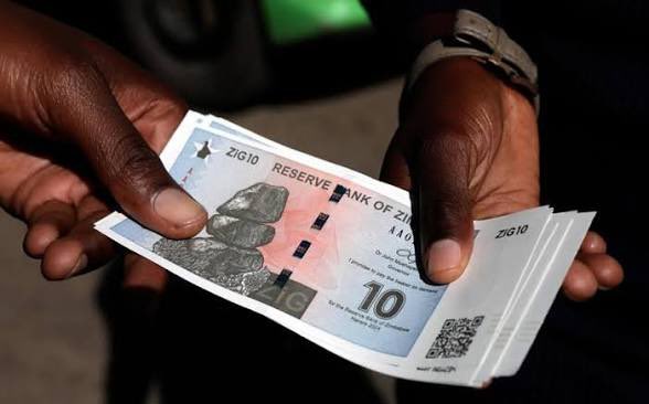 hazelwekwagondo's tweet photo. Without doubt, our local ZiG currency is one of the top-performing currencies in Africa and beyond.

On a positive note, the use of ZiG for transactions across all platforms has risen to approximately 43%.

This demonstrates that the general citizenry has massive confidence in our strong ZiG currency. It will also reduce exchange rate pressure and serve as a key foundation for Vision 2030, because a stable currency is key towards achieving an upper-middle-income economy.

#ZiGBHOOO
#EDWorks