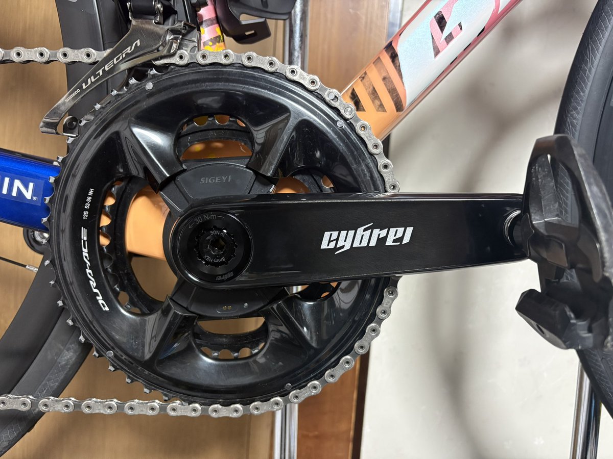 tmktmc's tweet photo. パワメカーボンクランク買った https://t.co/mfjQVLggJZ
