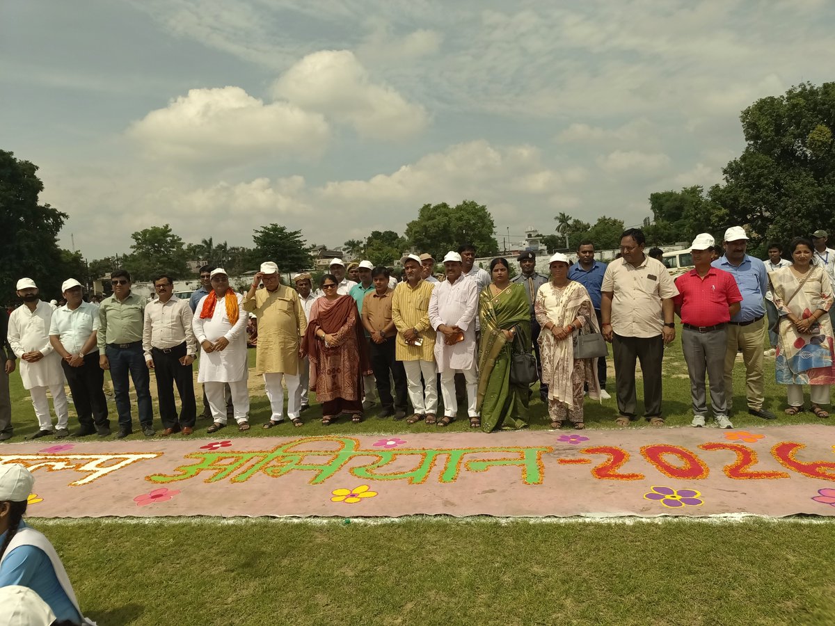 dmgonda2's tweet photo. "सेवा संकल्प अभियान" अन्तर्गत शहीदे आजम सरदार भगत सिंह इण्टर कालेज(टामसन) में बेसिक शिक्षा विभाग एवं माध्यमिक शिक्षा विभाग तथा एनआरएलएम विभाग द्वारा मा० जनप्रतिनिधियों की उपस्थिति में कार्यक्रम आयोजित किया गया।
#सेवा_संकल्प_अभियान 
#गोण्डा_उत्तर_प्रदेश 
@cdogonda https://t.co/2YQqSzQdwj