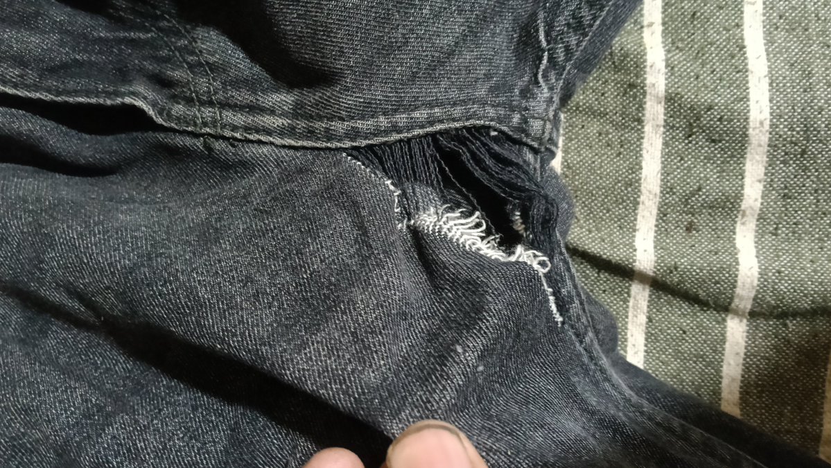 mr____arif048's tweet photo. Dear Myntra, I ordered these pants from your app, but I received them in a damaged condition. I placed a return request, but the status has been showing as 'on hold' for over a week now. Please arrange for the pickup Order ID: # 1341471 08733761939203 https://t.co/E9s8ZV8dV9