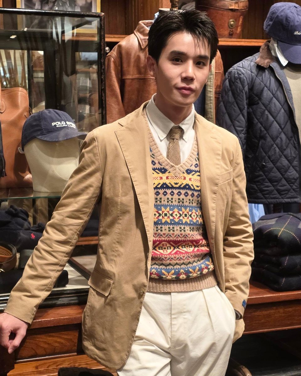 tannsbe7ry's tweet photo. JIMMY LOOKS SO HANDSOME WEARING RALPH LAUREN ✨

JIMMY RALPHS COFFEE

#JimmyxRalphLauren 
#RalphsCoffee #RalphLaurenMY 
#jimmyyjp https://t.co/NLLp4wBhBI