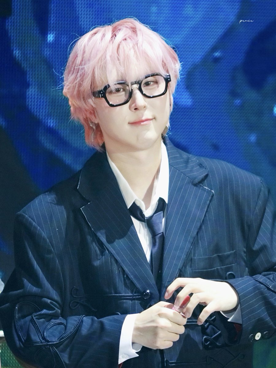 giuk_peace's tweet photo. 틴트💗기욱💗나

260919 오뉴블6 
#원위 #ONEWE #기욱 #GIUK https://t.co/Z8WALDTngI