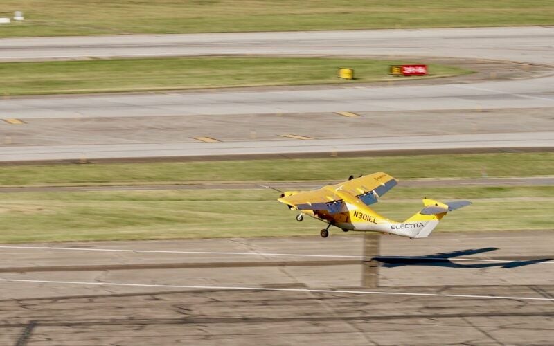 Aviation_ua's tweet photo. Шалена поїздка для пасажирів? Electra тестує роботу аеропорту в гелікоптерному стилі
https://t.co/tlvJcvHVUv #Electra #aircraft https://t.co/w25yRBwbFP