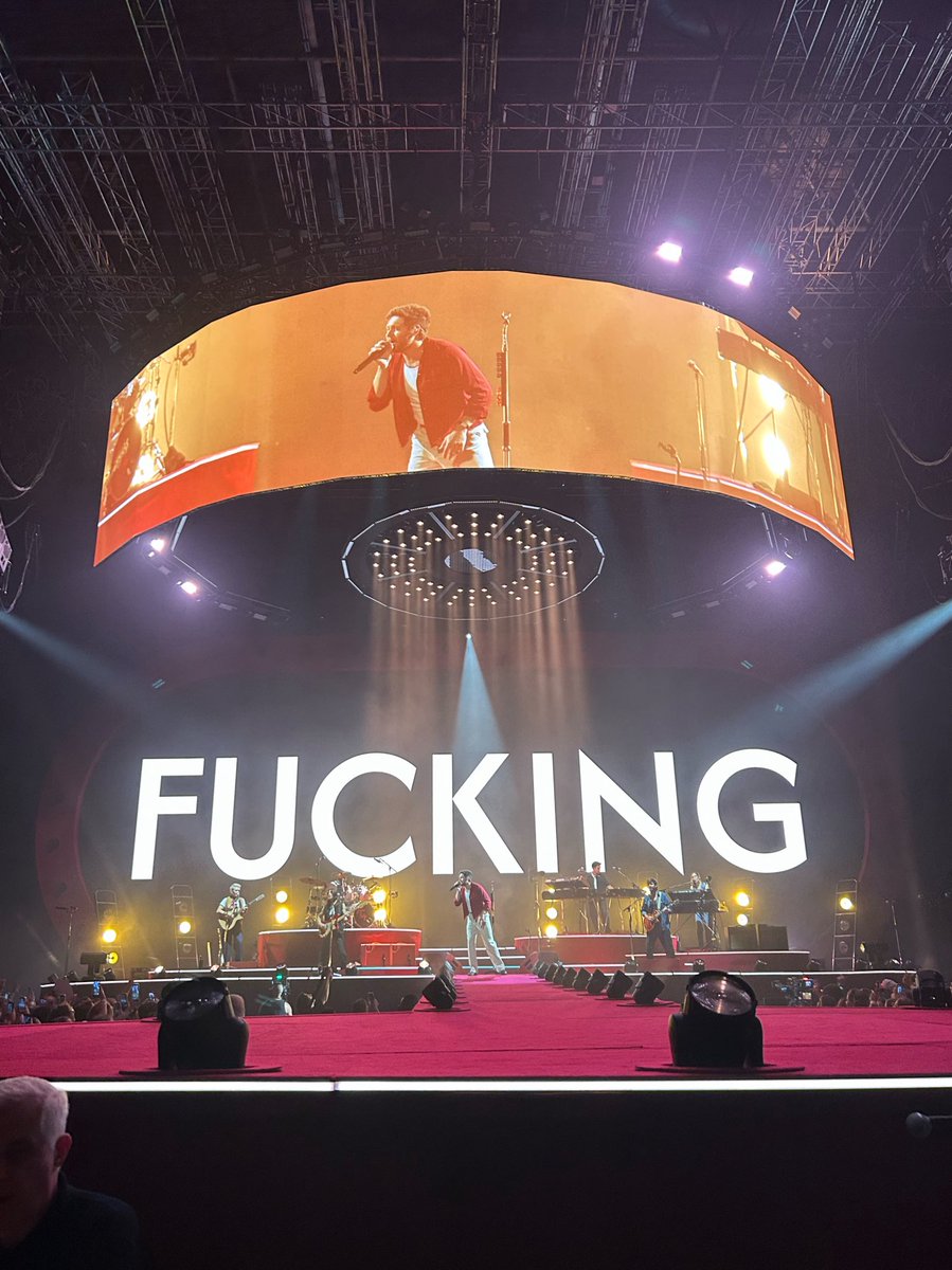 fireproofamber's tweet photo. out of context dinner party live on tour https://t.co/bv8M4H5M9t