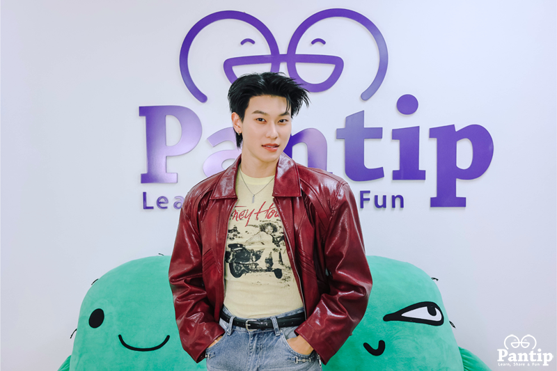 Pantip1996's tweet photo. เรื่องเพลงก็อยากรู้ เรื่องนอกเพลงก็อยากถาม แต่ที่รู้ๆ “ออฟโรด กันตภณ” มีเรื่องมาเมาท์เพียบ มาดูกันว่าจะมีคำตอบไหนเรียกรอยยิ้มที่ทำให้ทุกคนเอ็นดูเขามากกว่าเดิมกันบ้าง 🌷🌻

📍 อ่านกระทู้ https://t.co/MtBNAjJoyz

#ออฟโรด 
#offroadKTP 
#OFFROAD
#ออฟโรดไม่รู้จักชื่อดอกไม้ 
#Pantip https://t.co/ZCfvhZHmvz