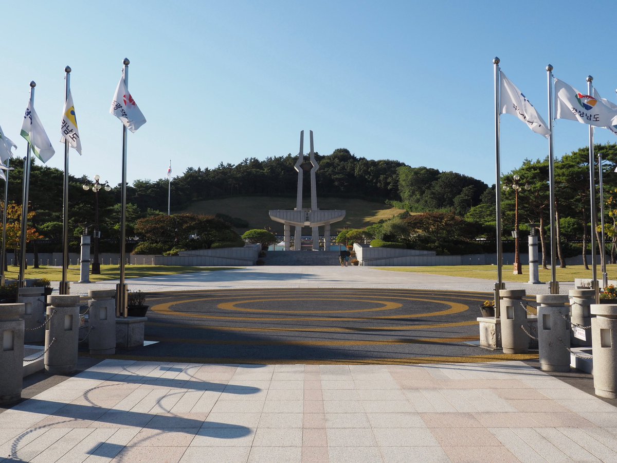 koropinkoropin's tweet photo. 速報値 2026年9月19〜23日 韓国
11年ぶりのシルバーウィークで航空券が高騰し発狂したが爆希求鋲のクリーム色と犬肉は今年だからこそ与えられたとした。5連休の余裕を活かして光州の雪辱とリニューアルした南営の再訪を行い、弾圧された回と成功した回の両方を学んで民主化運動の理解を深めた。 https://t.co/PF7sL4Qw2o