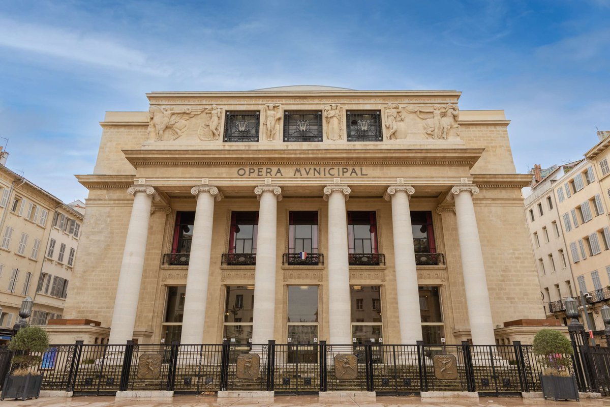 marseille's tweet photo. Accès gratuit aux collections des musées, abonnement gratuit aux bibliothèques, piscines gratuites pour les -12 ans et les +60 ans, places à 10 € pour les -28 ans à l’Opéra et l’Odéon
Des mesures concrètes pour votre pouvoir d'achat : https://t.co/S0vrHvXT3W https://t.co/HMpvGqhIl3
