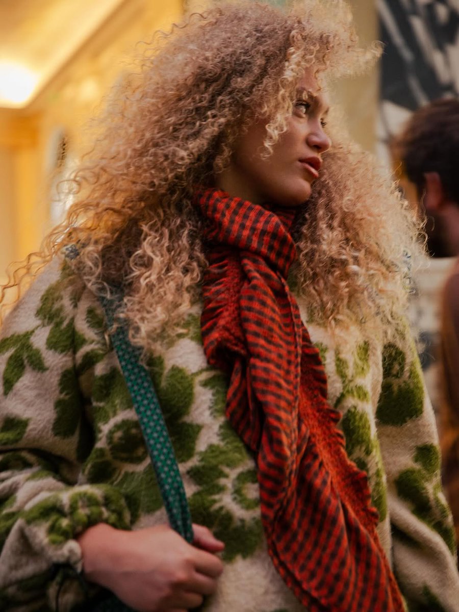EricSanchevl's tweet photo. PARIS FASHION WEEK with @fdi_germany &amp; @hautecoutureweek 📸 https://t.co/1YcMKhDV8Q