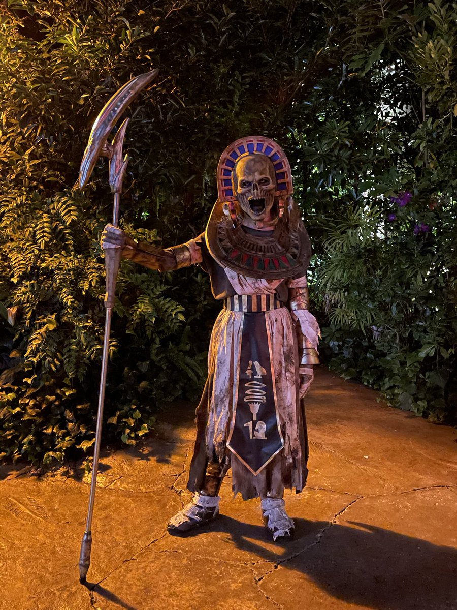 CwstM2's tweet photo. 5年前の夜はゾンビを撮りまくっていたらしい。シャーマン系ゾンビ大好き侍 https://t.co/H7vHYRUwQC