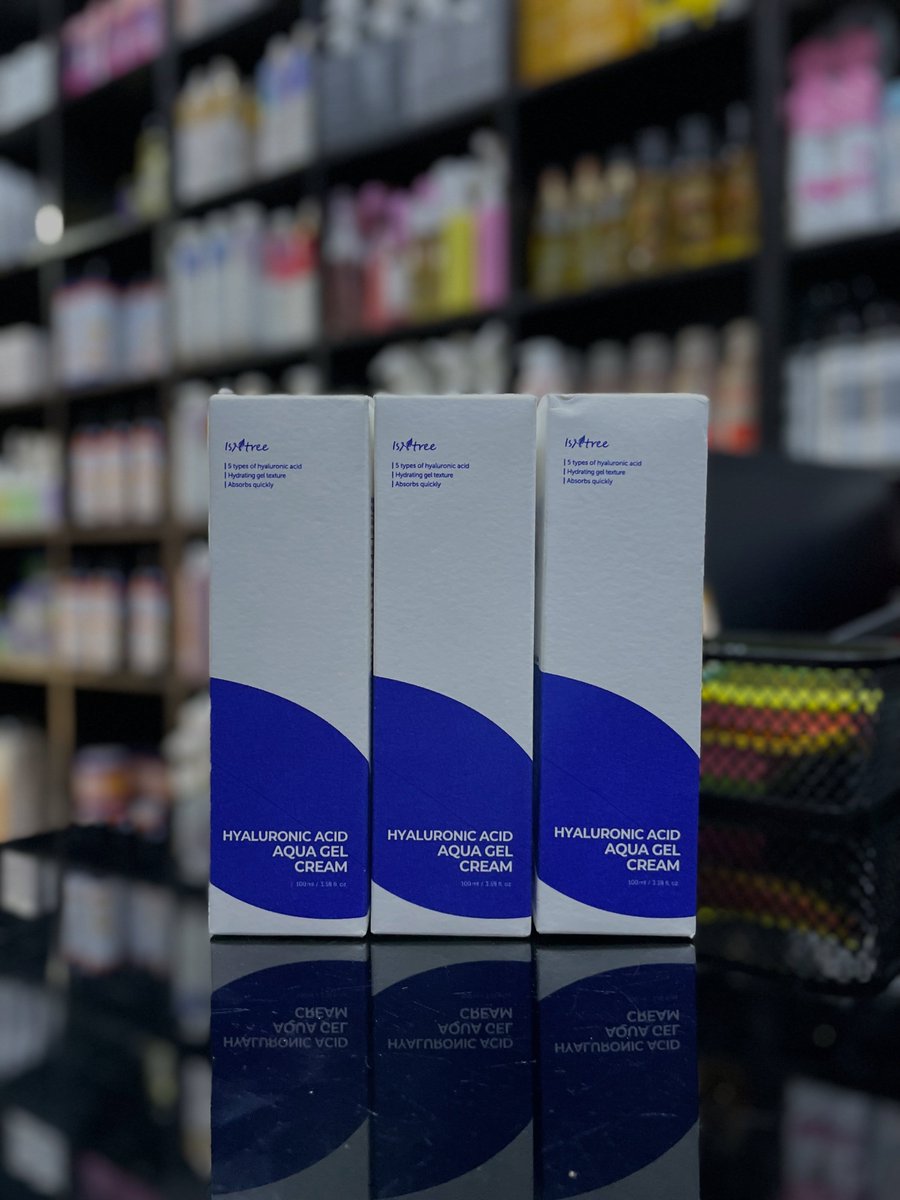 GuyOxendingbck's tweet photo. Looking for lightweight hydration? The Isntree Hyaluronic Acid Aqua Gel Cream provides lasting moisture without feeling greasy—perfect for normal, oily, and combination skin. DM to order. https://t.co/RWovSag7mM