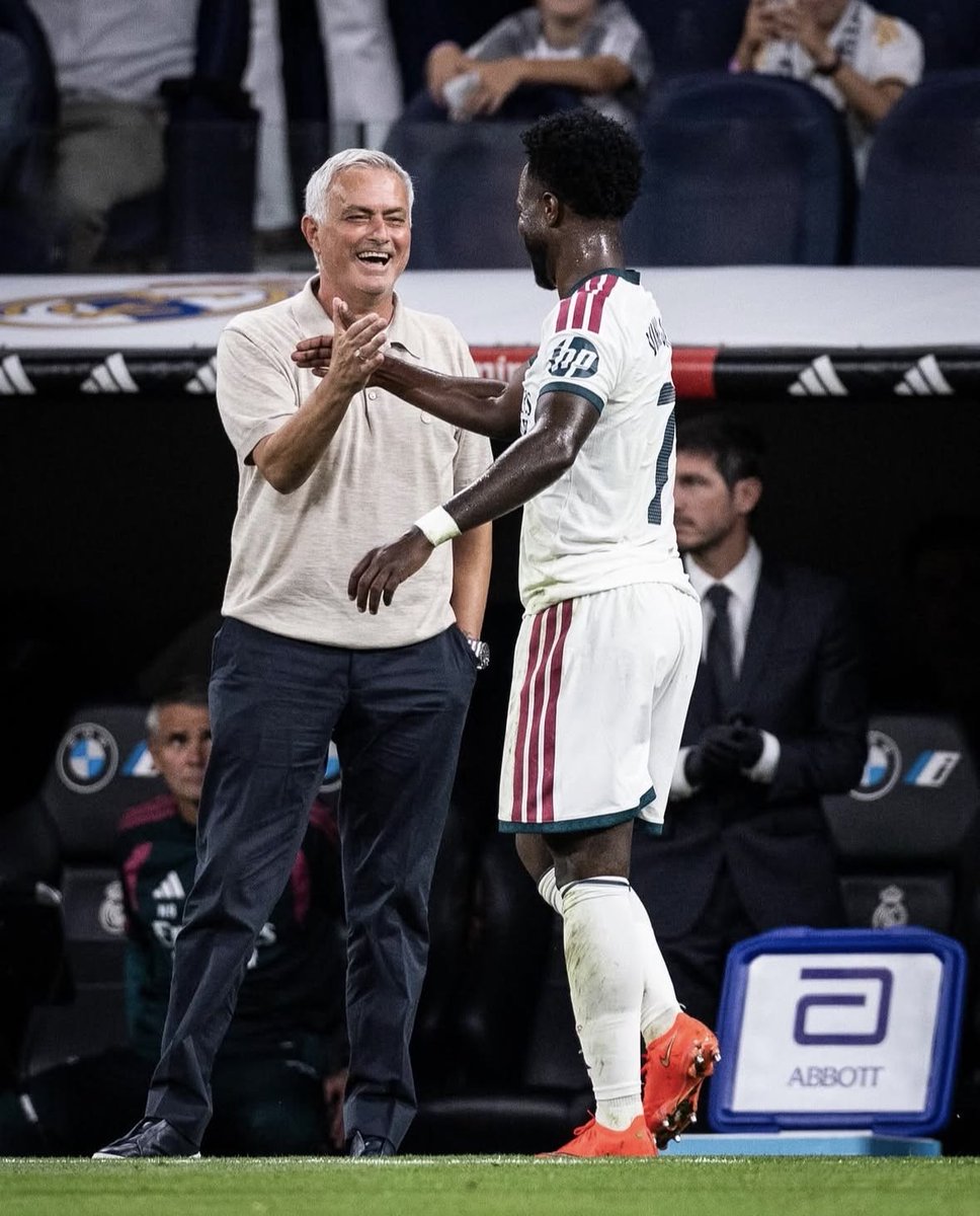 theMadridZone's tweet photo. 🚨 NEW: For Jose Mourinho, there is no “Vinícius case”. 

He FULLY trusts the player and sees him as a FUNDAMENTAL piece of his project. 

The focus now is to give him the tools needed to regain his best form. @diarioas https://t.co/aPaBZnJkwG