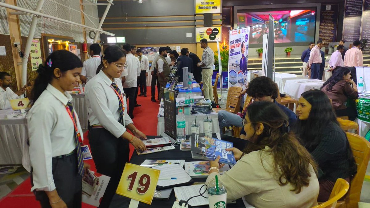 SunbeamSLN's tweet photo. 🎓 Dreams Need Direction! ✨

The students of Sunbeam School, Sultanpur stepped into the world of endless possibilities at the ‘Disha – Career Fair’ hosted by Sunbeam School Varuna. https://t.co/FKPqbDGe6V