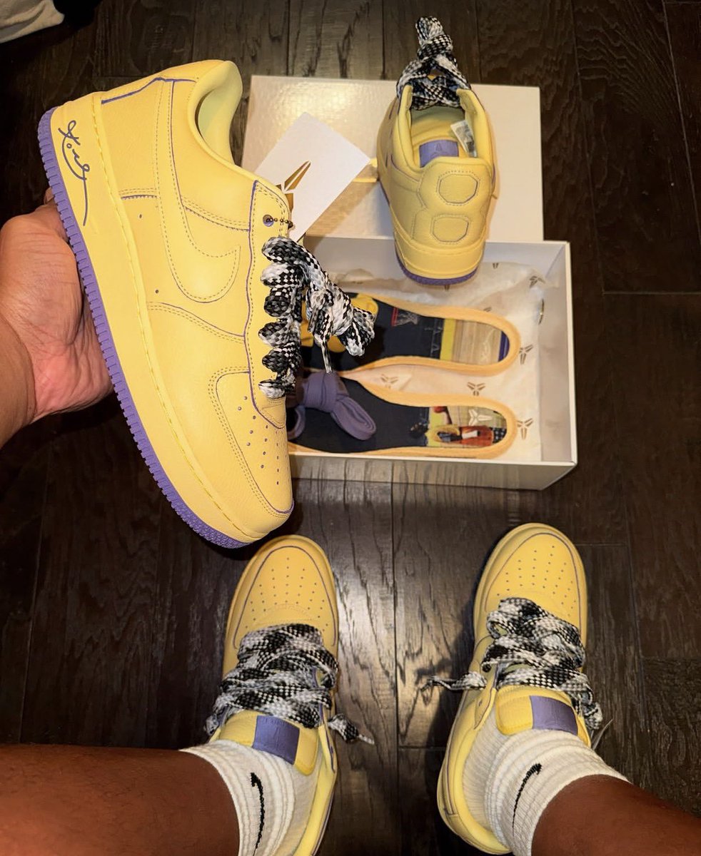 Adedamsley's tweet photo. Nike x Kobe Bryant Air Force 1 Low Protro “MAMBA MENTALITY”
Price 🏷️ N63,000
Free Delivery 🚚 (It depends on your Location) https://t.co/2a0Ztm8kuI
