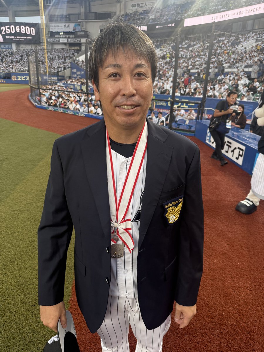 chibalotte_pr's tweet photo. 「緊張しましたあ！」と #益田直也 投手。
#chibalotte #広報 https://t.co/GKnEkUVEjl