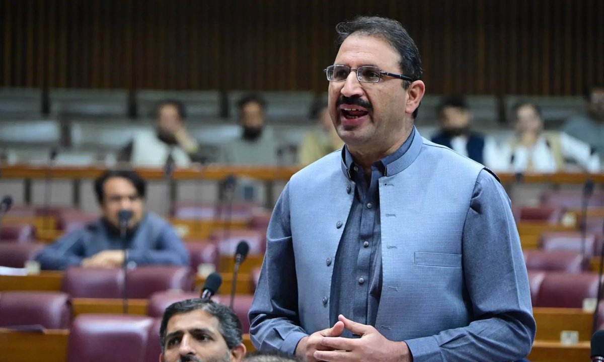 abuzarKhanvm's tweet photo. جنید اکبر کا اعلان 📢

تم ایم این ایز اور ایم پی ایز 27 ستمبر تک اپنے پاس 15 سے 20 گن مین رکھے کوئی بھی نقاب پوش آپ کو اغواء کر نے کے کوشش کریں تو ان کو پکڑیں اور پولیس کو دینے کے بجائے خود آن کا احتساب کریں💯👍

یہ پیغام ہر جگہ پلائے یہ بہت اچھا طریقہ کار ہے
#ستمبر27_یوم_انقلاب https://t.co/k3yG2RU1YG
