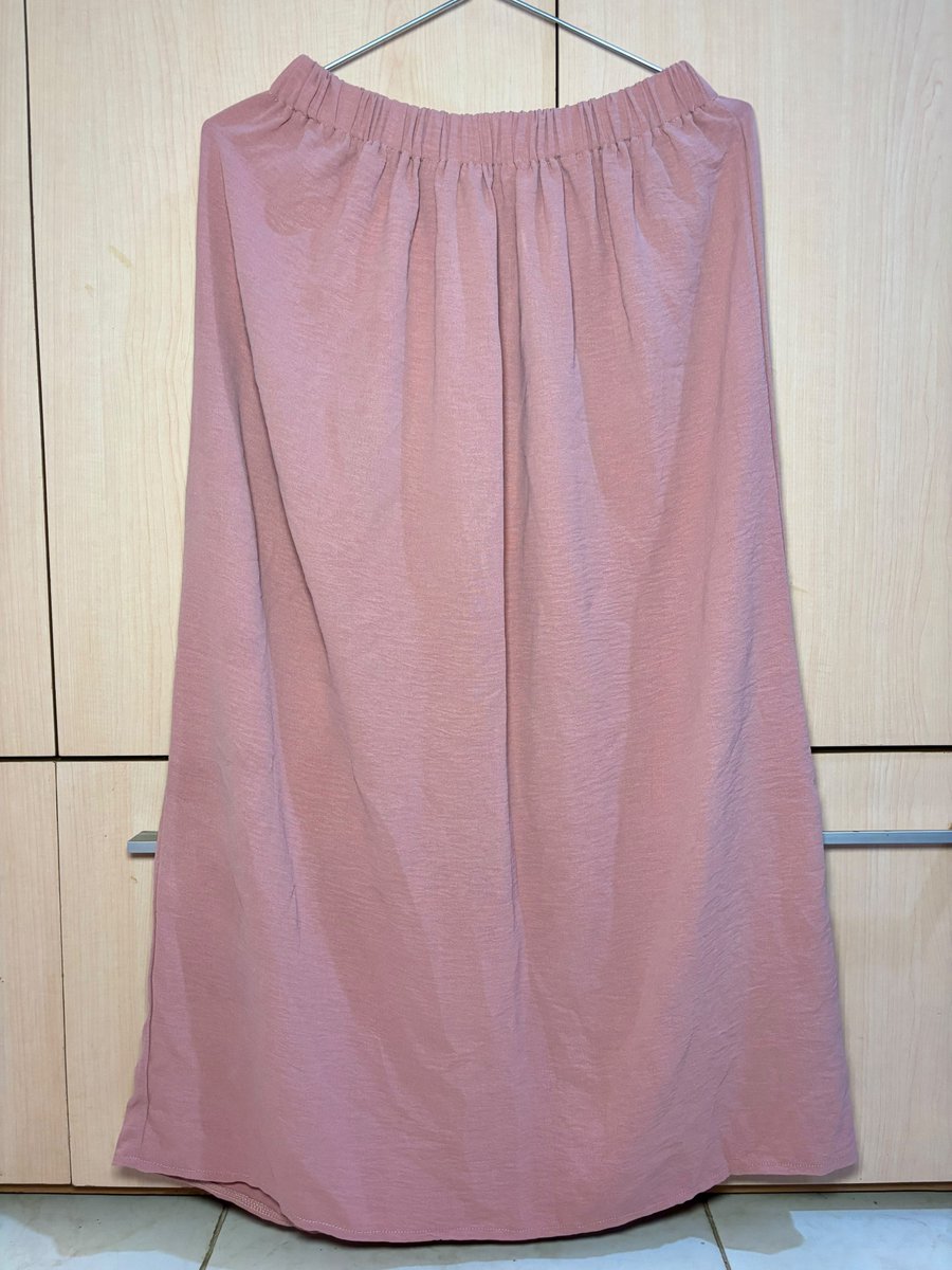 annisdanimin's tweet photo. WTS / WANT TO SELL

Preloved rok pink

📌 IDR 10k

Available oren, gratis ongkir✨
- excl admin (disarankan splitpay biar murah)

#prelovedbyannisdanimin https://t.co/PGqGEmXBvO