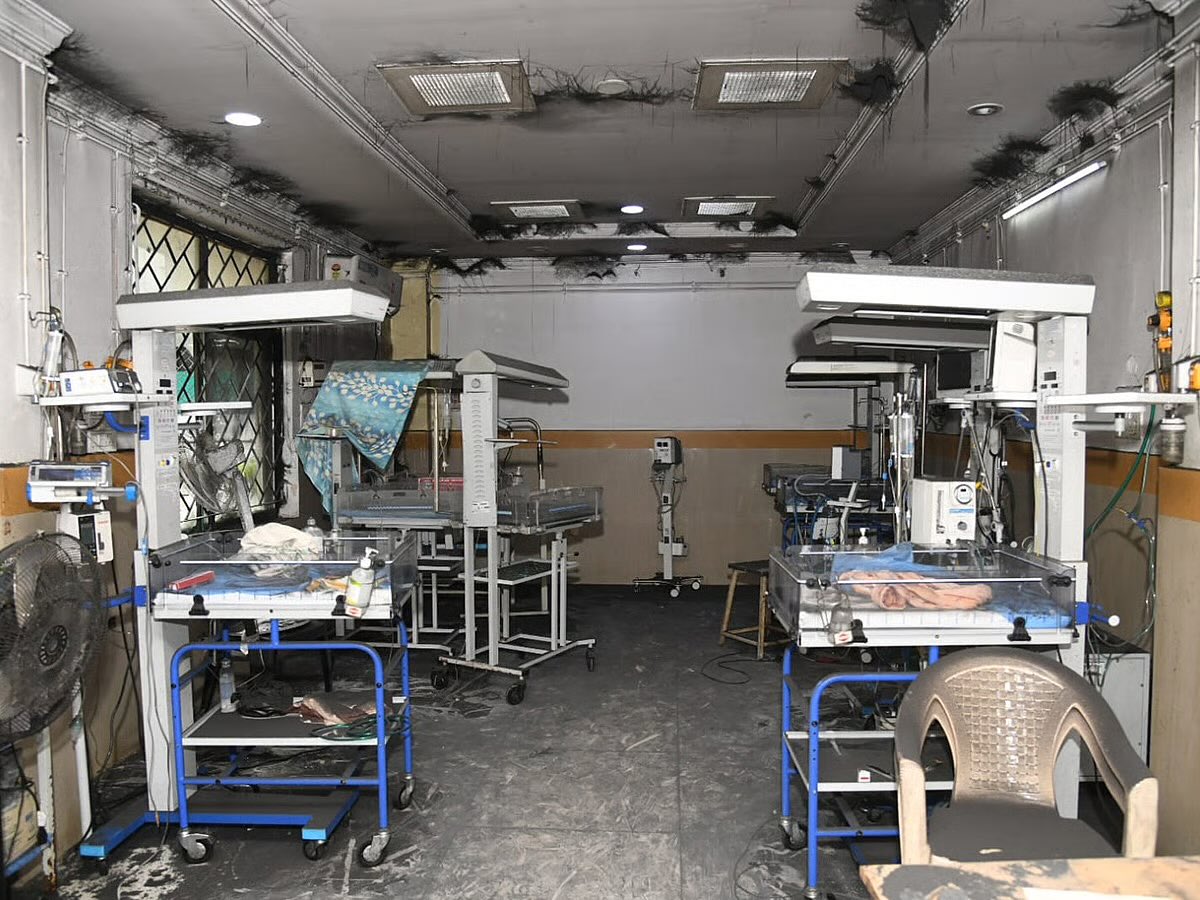 revathitweets's tweet photo. Adilabad RIMS AC Blast:

Total five babies died in the AC blast inside neonatal ward at RIMS hospital, Adilabad, Telangana.

About 22 other babies are still receiving treatment. 

Five babies died. 
Because of a fire accident after a poorly maintained AC went up in flames. 

No suspensions

No investigation 

No exgratias
 
Don’t forget this happened in Telangana not UP or Bihar.