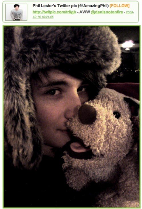 doodlesphan's tweet photo. same warmth :( similar gaze :( https://t.co/hKbdwyutuB