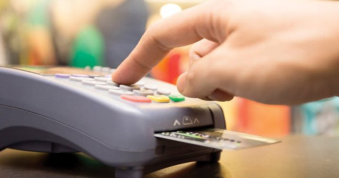 ArgaamPlus's tweet photo. POS spending in Saudi Arabia reached nearly SAR 12.9 billion in the week ended Sept. 19, compared to SAR 13.8 billion in the previous week, via 241.1 million transactions. F&B led the spending at SAR 2.07 billion, and Riyadh topped the list of cities with SAR 4.66 billion: SAMA.

Show more: https://t.co/eK8HLfzas7