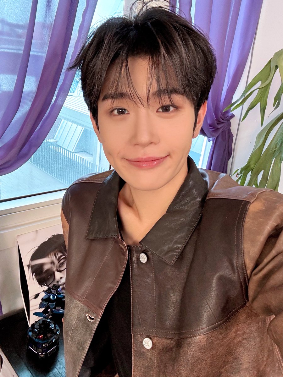 ZB1_official's tweet photo. 260923
<수석연구회> EP.6

#ZEROBASEONE #ZB1 #제로베이스원
#KIMTAERAE #김태래 https://t.co/cXoheBsTUm