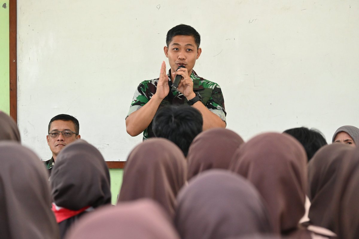 sugirisukani's tweet photo. Kenalkan Rekrutmen Prajurit TNI AU, Lanud SKI Sasar Generasi Muda https://t.co/MzArr5MofA