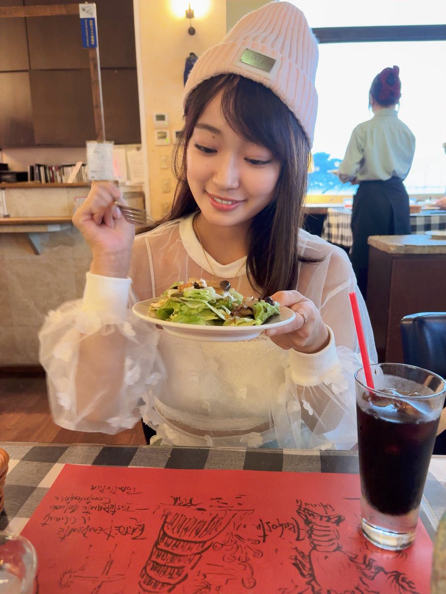 H_SONO_2003's tweet photo. アレルギーで食べれる野菜も少ないけど
野菜大好き～🥗

今日もヨガに行ってきた。
腹筋筋トレヨガ🧘‍♀️頑張ったぜぃ(*•̀ㅂ•́)و✧

 #めざせOL系女子??
 #コーヒーも好き https://t.co/ArKb4mNQVA